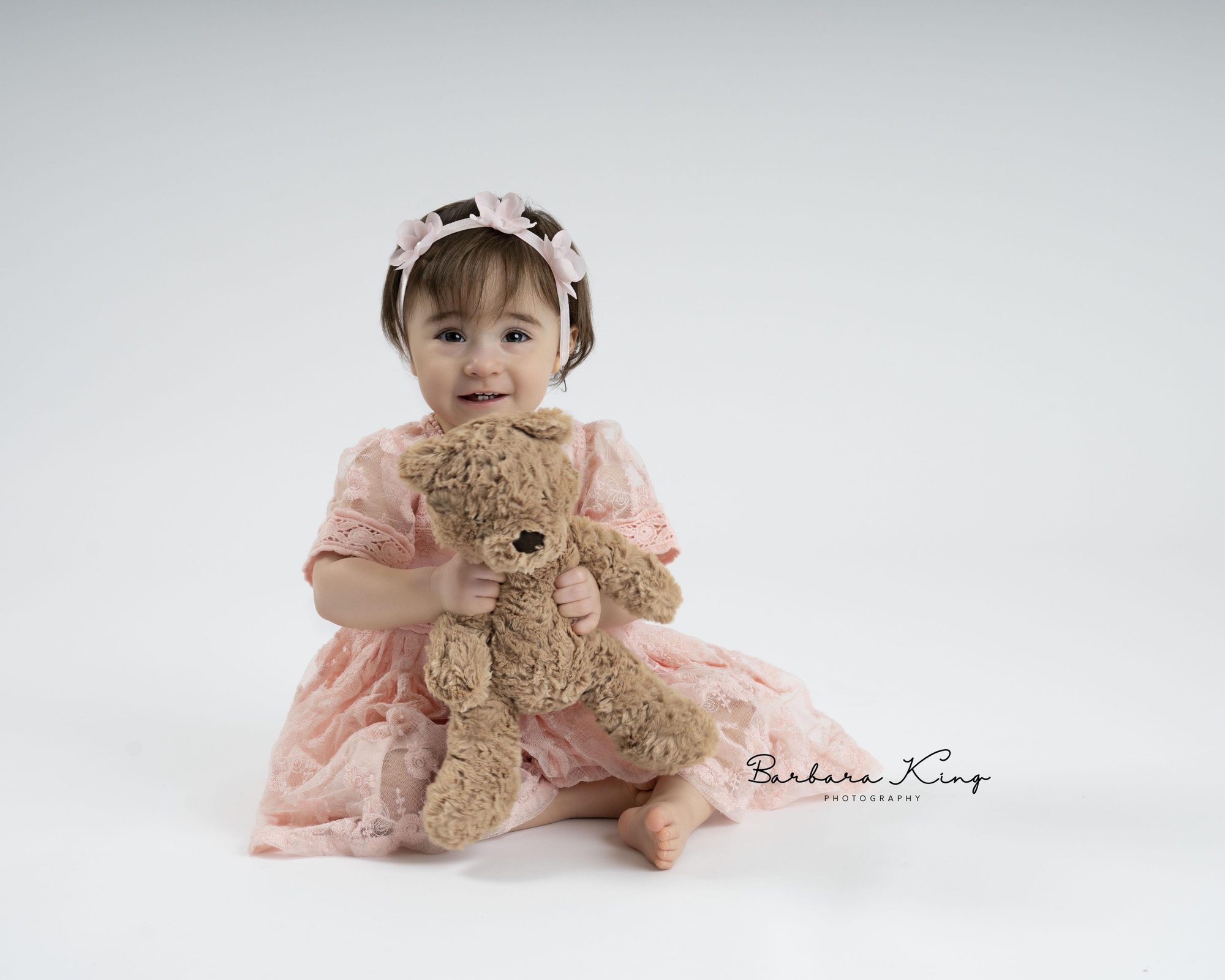 girl_with_bear_photograph_sunderland_barbara_king_photography_photographer_near_me